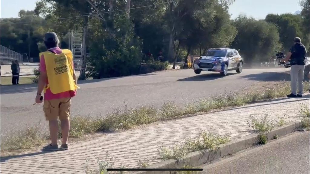Simon Vallentin fortsatte søndag med et godt flow på rallybilen, kørte på SS8 andenhurtigste tid og rykkede op på en generel tredjeplads i Rally Terra Sarda 0,1 sekund foran Musselli og Mele i WRC-bilen, og op på en samlet andenplads i TER-opgøret efter Pryce og Prévot, og 3,5 sekunder foran feltets tredjehurtigste TER-hold.